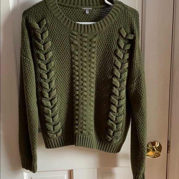 Charlotte Russe Tops - Green chunky sweater
